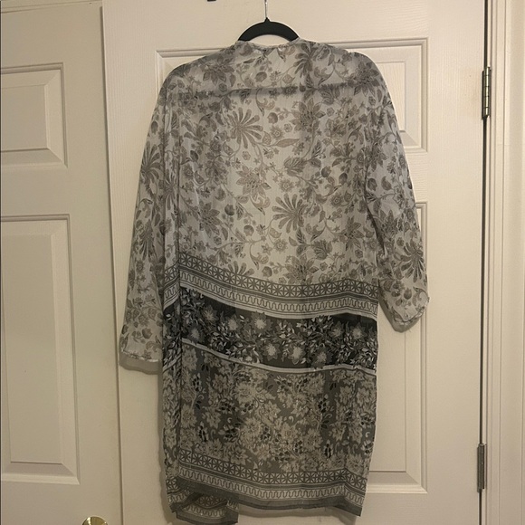 Apt. 9 Gray and Black Floral Kimono - Picture 5 of 5